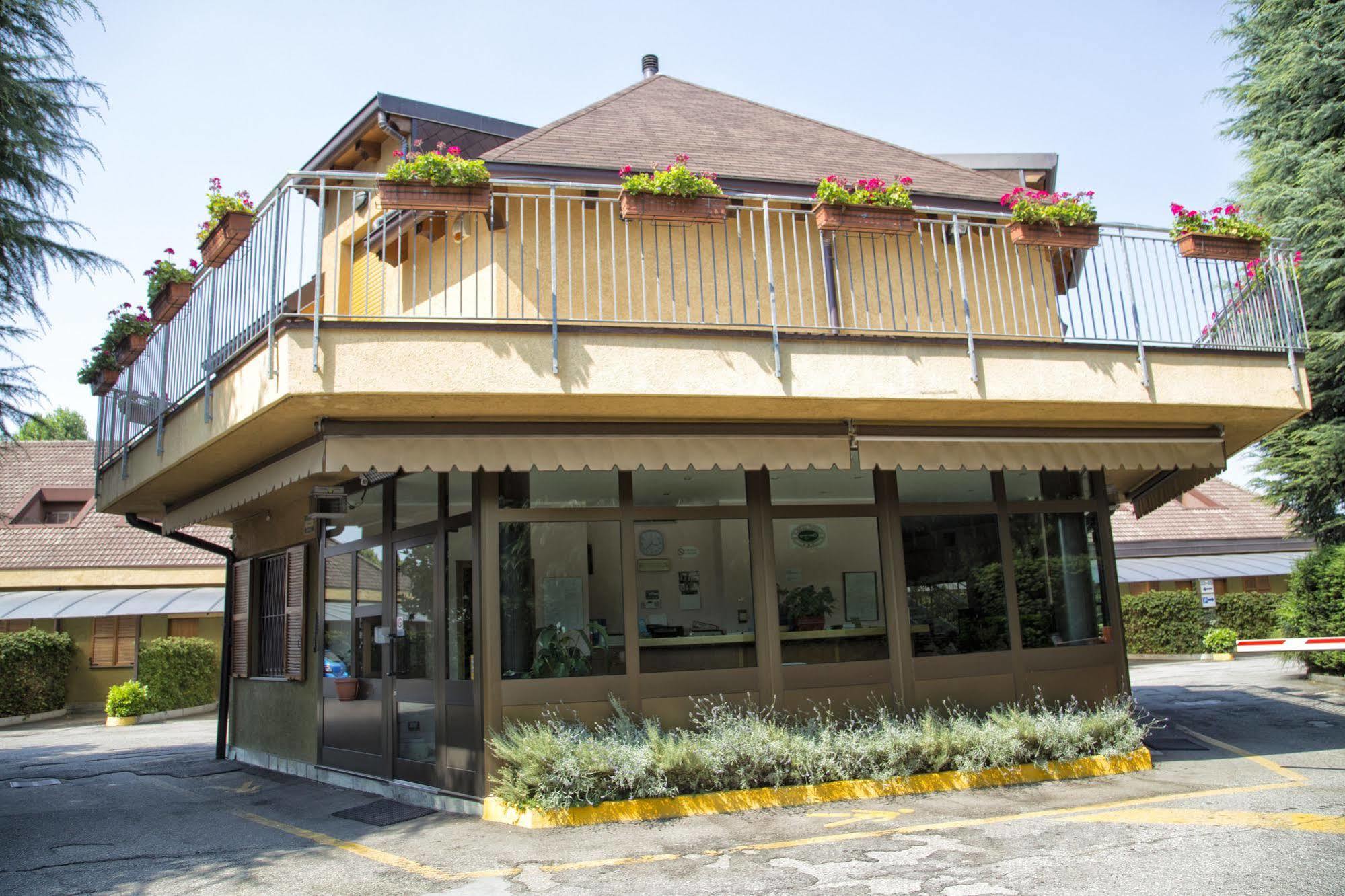 Hotel Motel Ovest Vittuone Ngoại thất bức ảnh