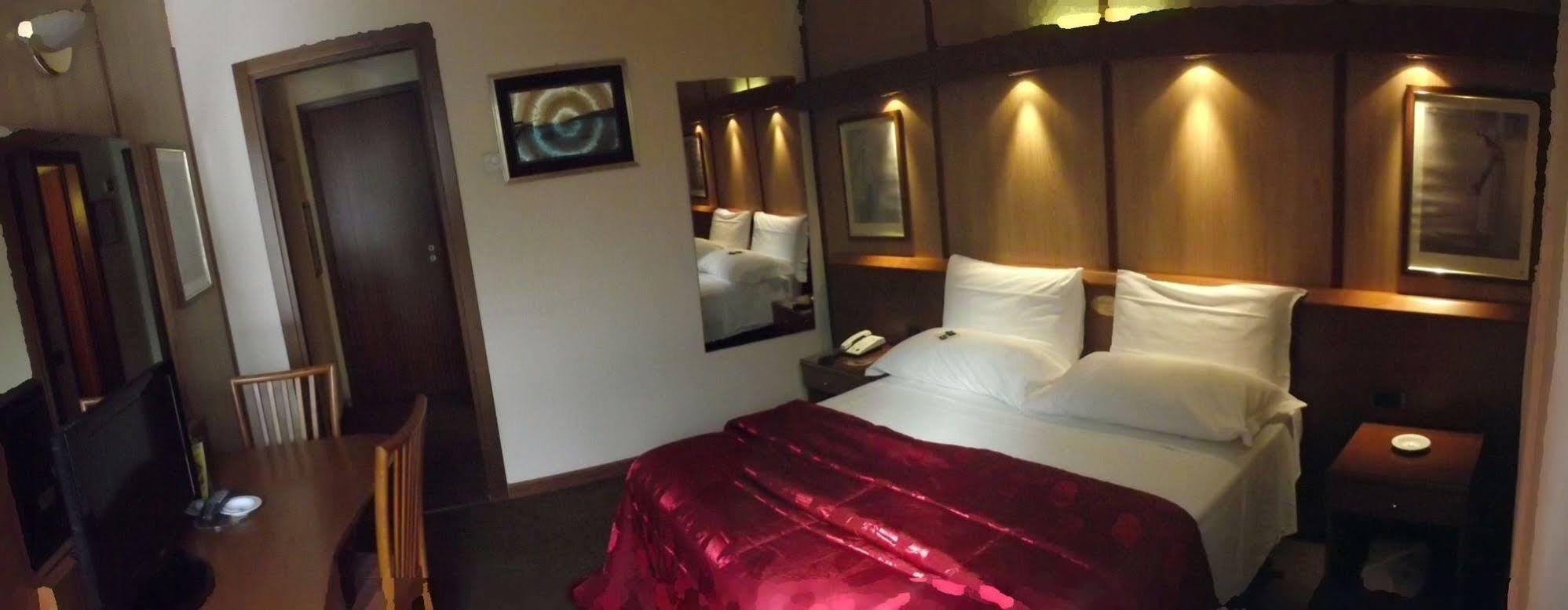 Hotel Motel Ovest Vittuone Ngoại thất bức ảnh